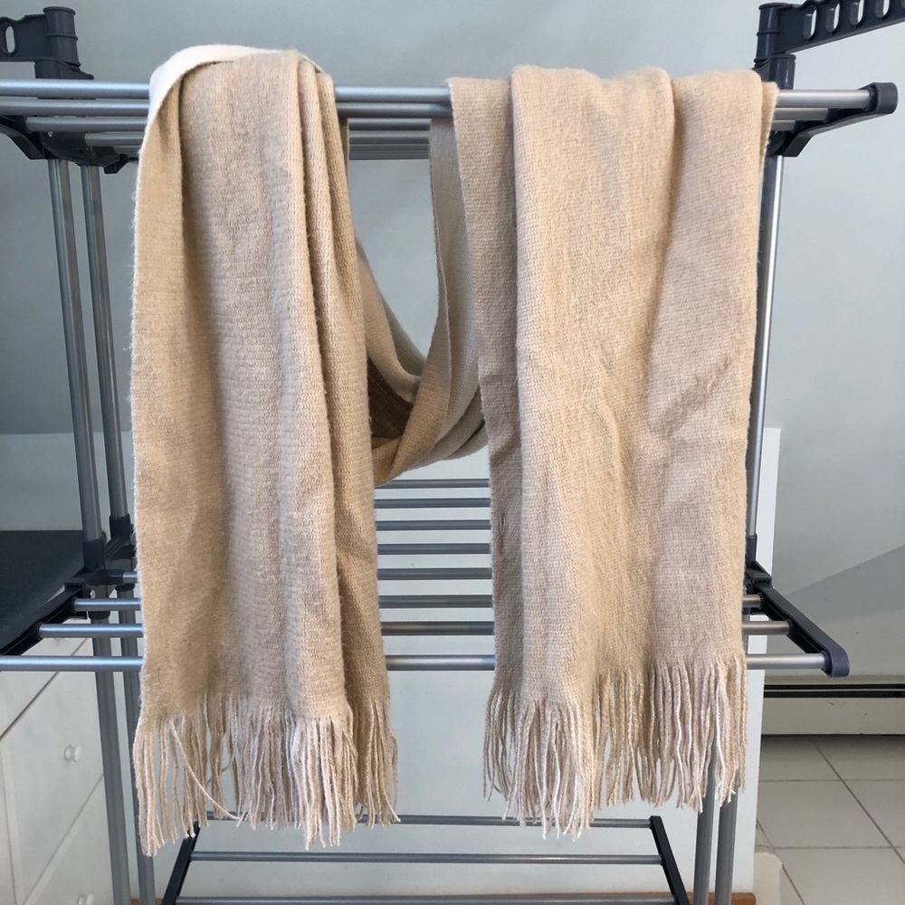 H&M Scarf - Picture 4 of 5